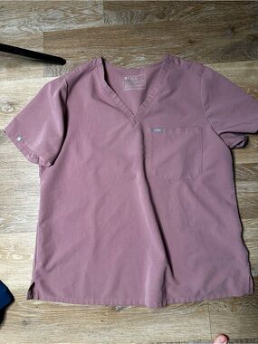 FIGS Women’s  Dusty Mauve V-Neck Scrub Top